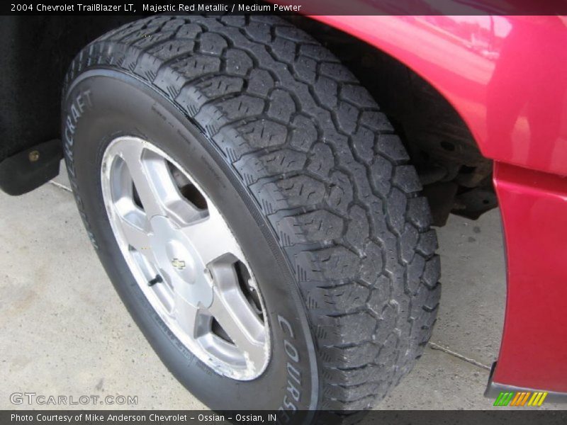 Majestic Red Metallic / Medium Pewter 2004 Chevrolet TrailBlazer LT
