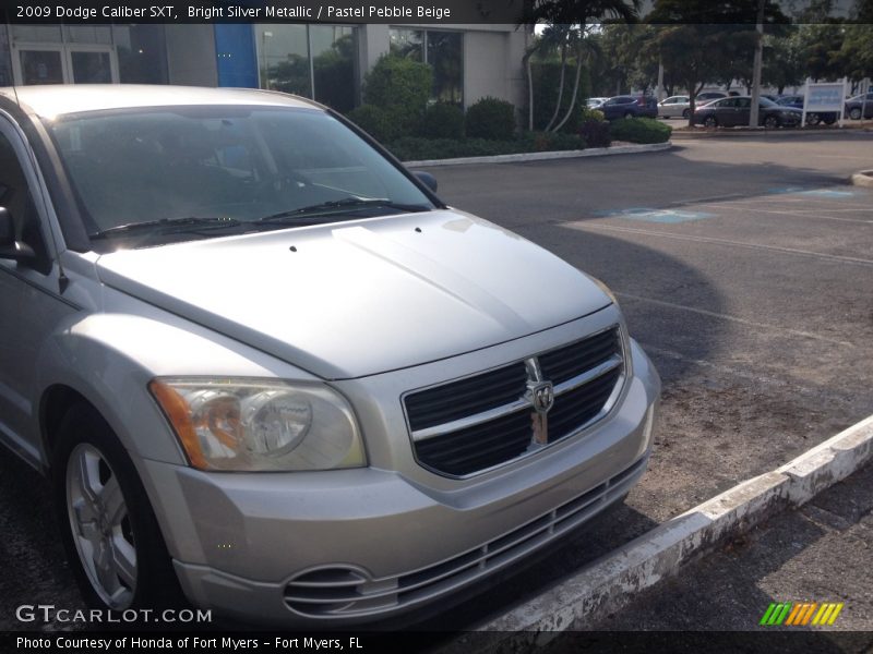 Bright Silver Metallic / Pastel Pebble Beige 2009 Dodge Caliber SXT