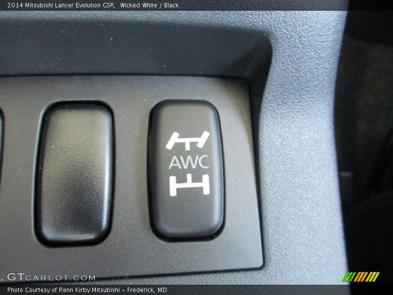 Wicked White / Black 2014 Mitsubishi Lancer Evolution GSR