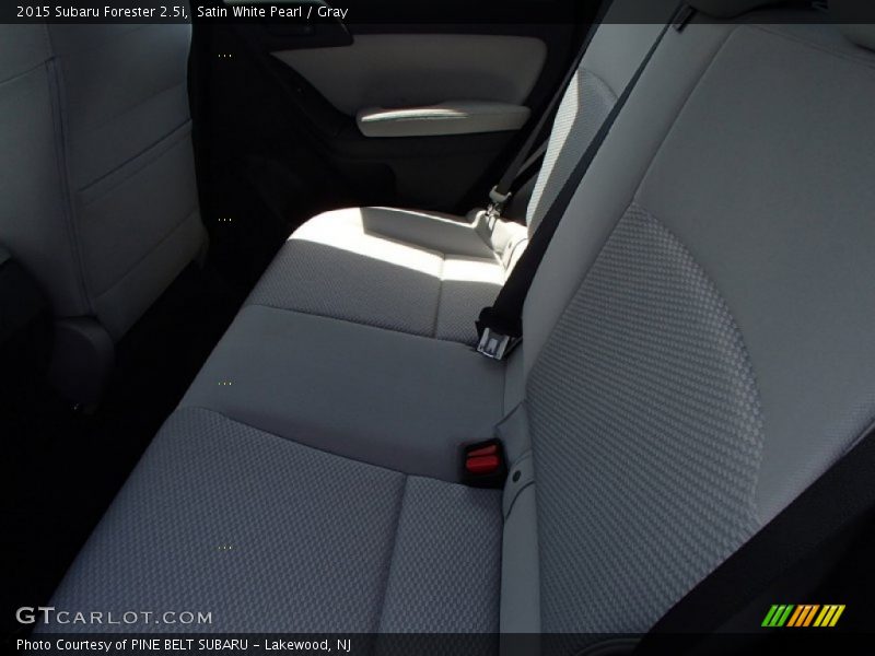 Satin White Pearl / Gray 2015 Subaru Forester 2.5i