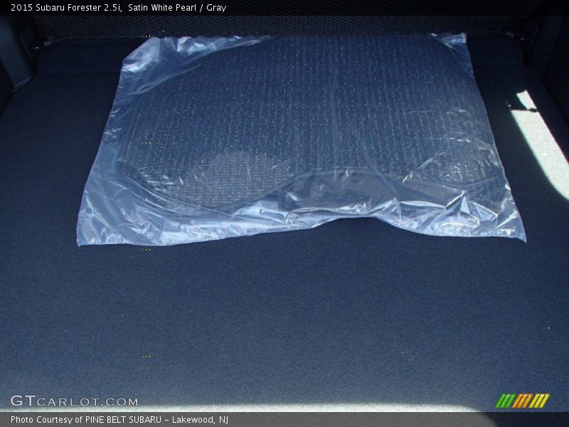 Satin White Pearl / Gray 2015 Subaru Forester 2.5i