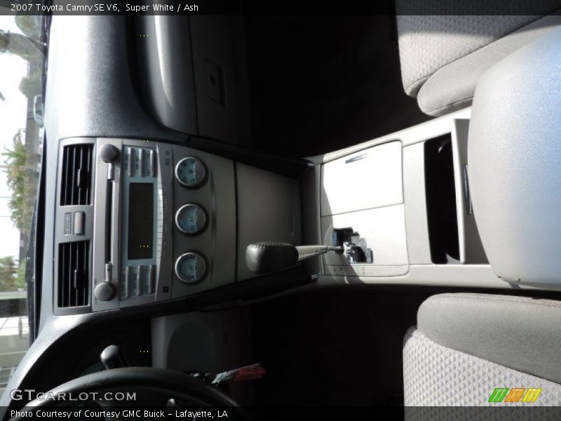 Super White / Ash 2007 Toyota Camry SE V6