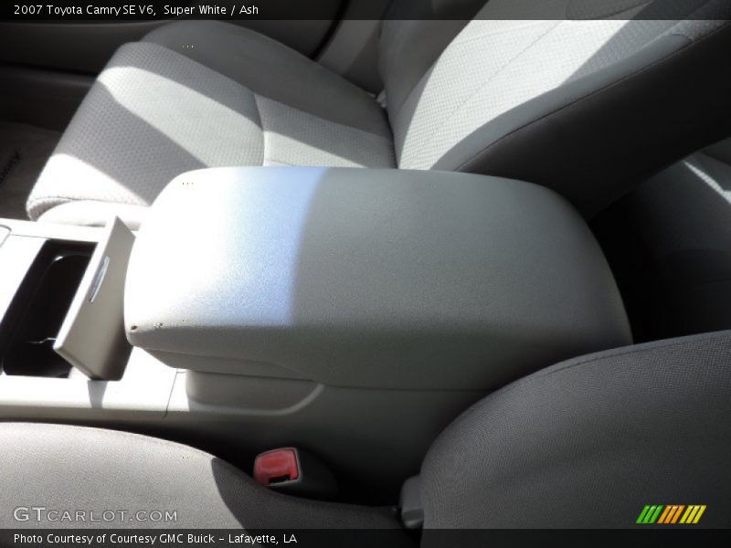 Super White / Ash 2007 Toyota Camry SE V6