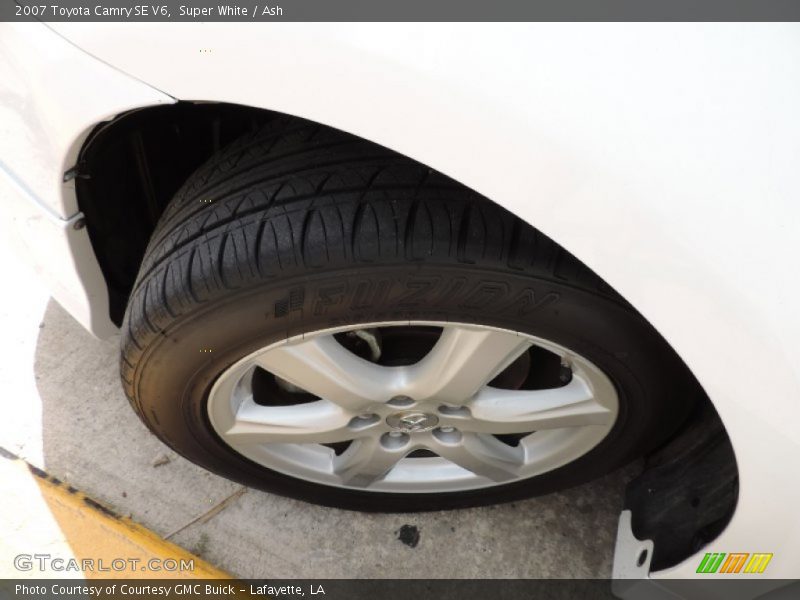 Super White / Ash 2007 Toyota Camry SE V6