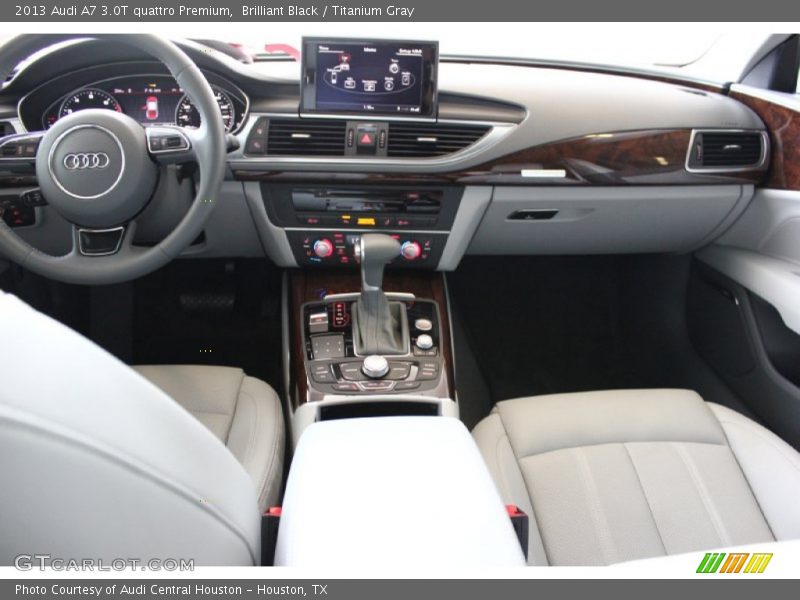 Dashboard of 2013 A7 3.0T quattro Premium