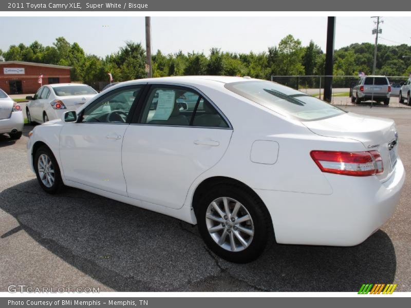 Super White / Bisque 2011 Toyota Camry XLE