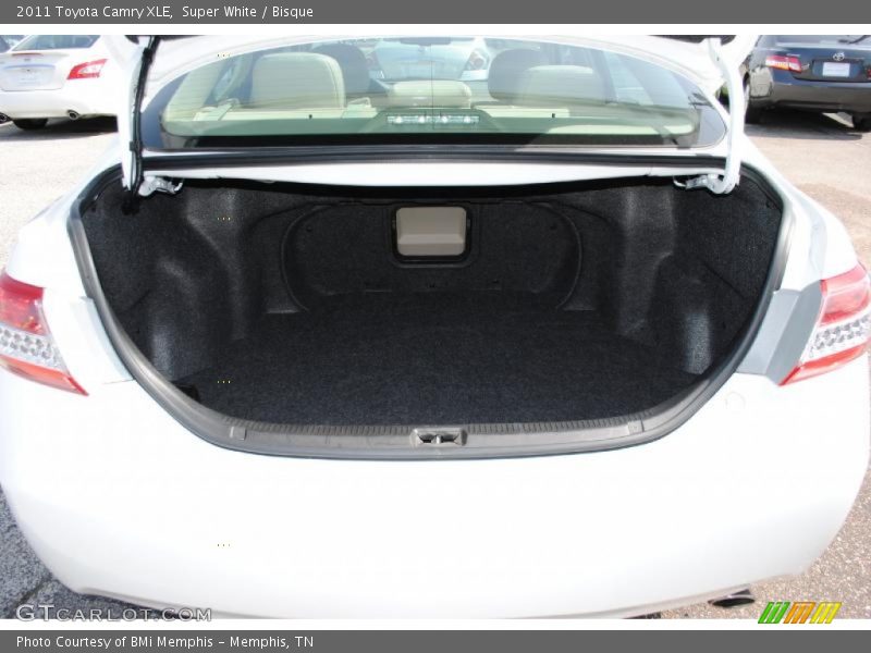 Super White / Bisque 2011 Toyota Camry XLE