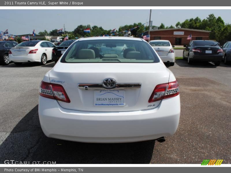 Super White / Bisque 2011 Toyota Camry XLE
