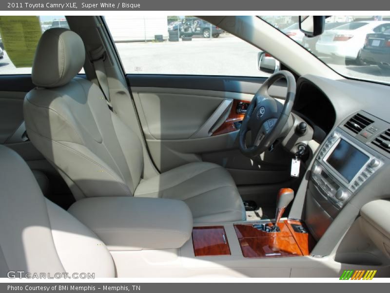 Super White / Bisque 2011 Toyota Camry XLE