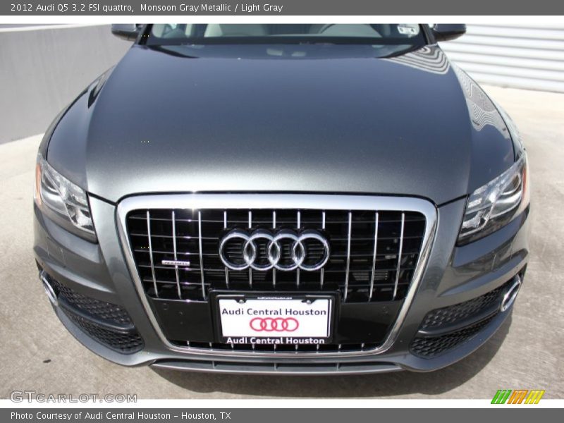 Monsoon Gray Metallic / Light Gray 2012 Audi Q5 3.2 FSI quattro