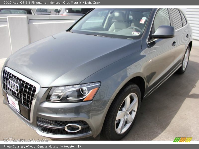 Monsoon Gray Metallic / Light Gray 2012 Audi Q5 3.2 FSI quattro