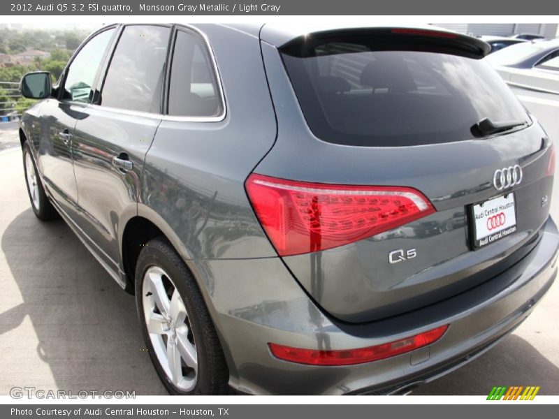 Monsoon Gray Metallic / Light Gray 2012 Audi Q5 3.2 FSI quattro