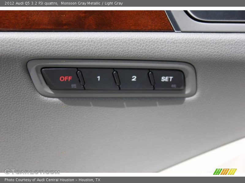 Monsoon Gray Metallic / Light Gray 2012 Audi Q5 3.2 FSI quattro