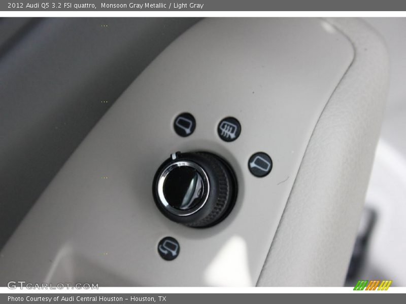 Monsoon Gray Metallic / Light Gray 2012 Audi Q5 3.2 FSI quattro