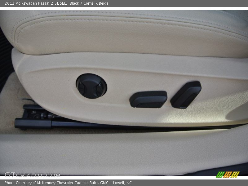 Black / Cornsilk Beige 2012 Volkswagen Passat 2.5L SEL