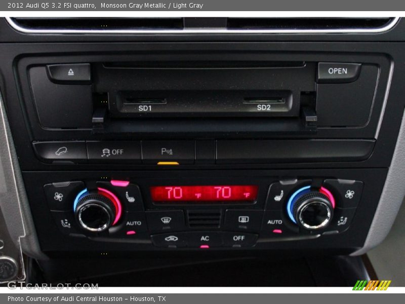 Monsoon Gray Metallic / Light Gray 2012 Audi Q5 3.2 FSI quattro
