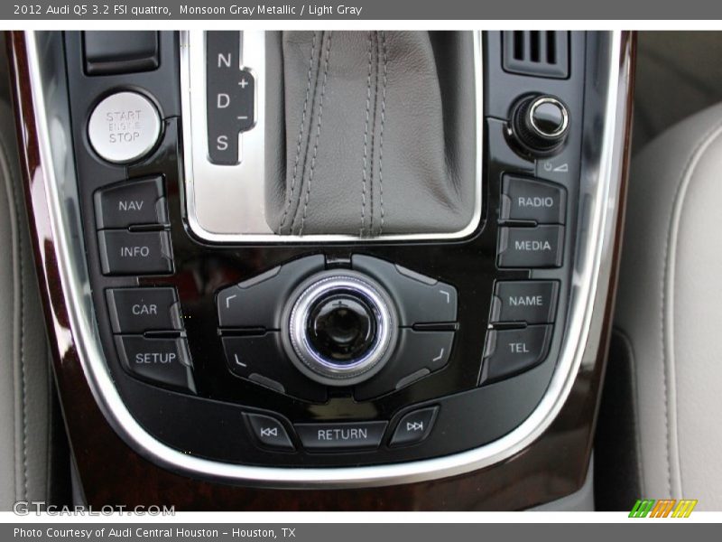 Controls of 2012 Q5 3.2 FSI quattro