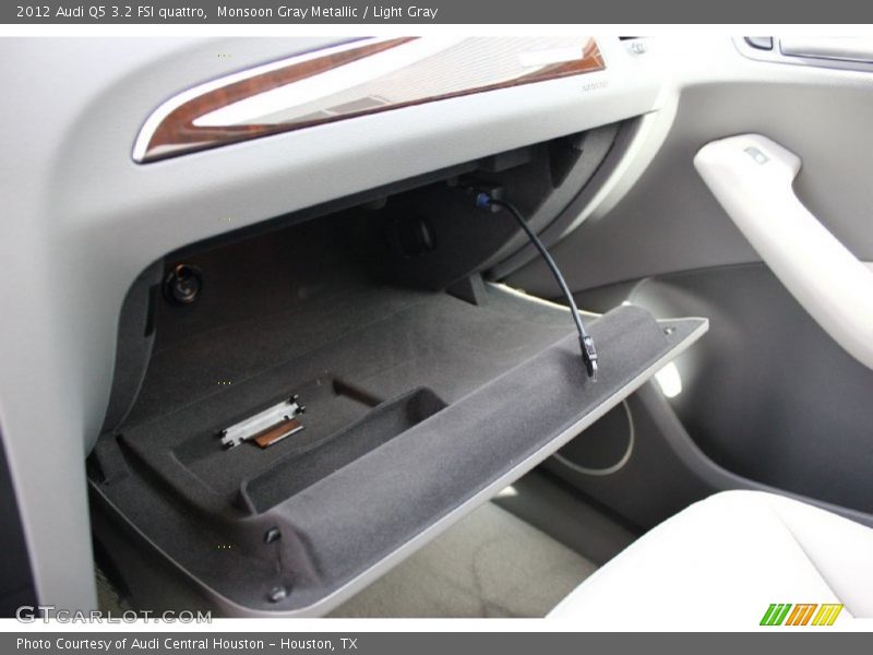 Monsoon Gray Metallic / Light Gray 2012 Audi Q5 3.2 FSI quattro