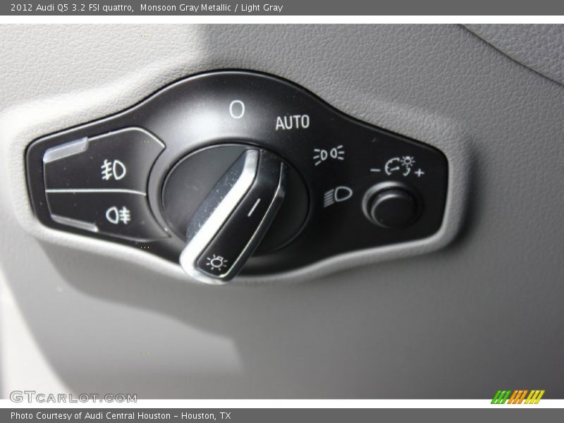 Controls of 2012 Q5 3.2 FSI quattro