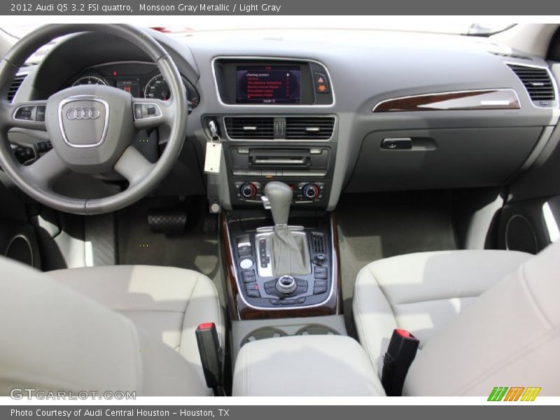 Dashboard of 2012 Q5 3.2 FSI quattro