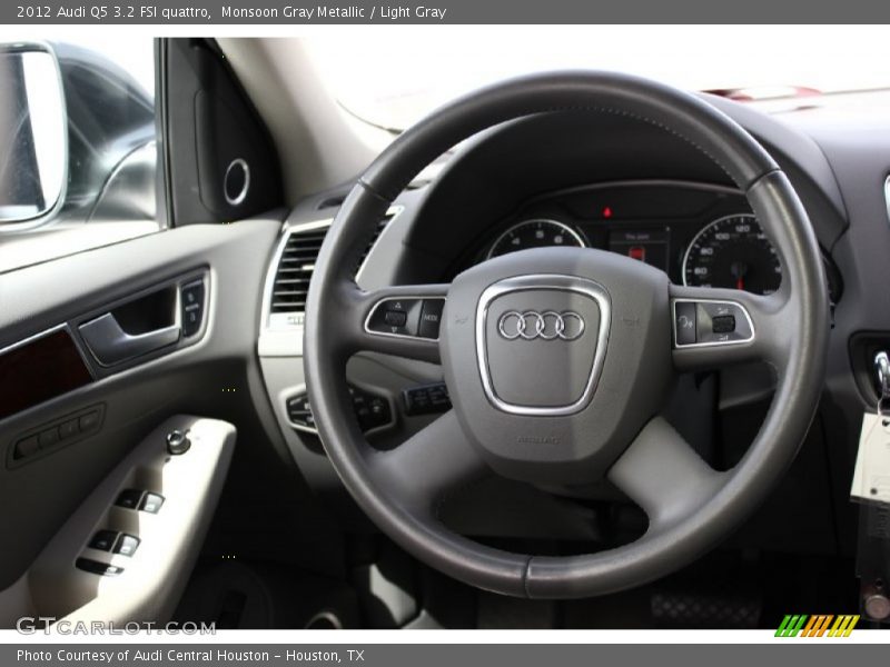  2012 Q5 3.2 FSI quattro Steering Wheel