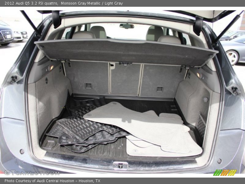  2012 Q5 3.2 FSI quattro Trunk