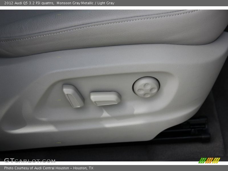 Monsoon Gray Metallic / Light Gray 2012 Audi Q5 3.2 FSI quattro