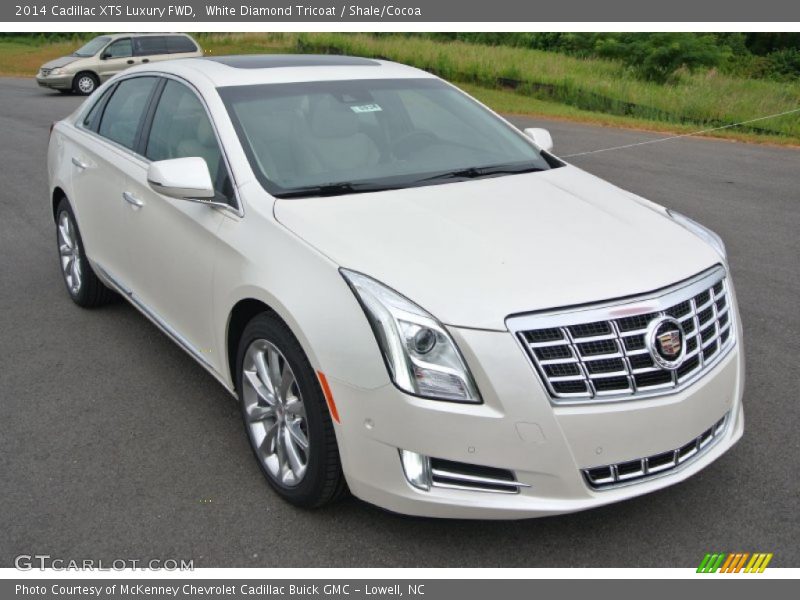 White Diamond Tricoat / Shale/Cocoa 2014 Cadillac XTS Luxury FWD
