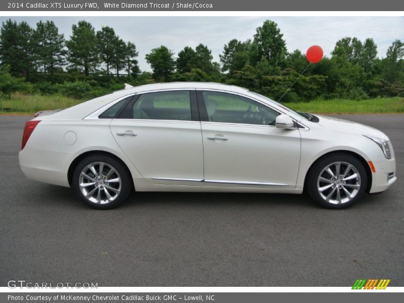 White Diamond Tricoat / Shale/Cocoa 2014 Cadillac XTS Luxury FWD