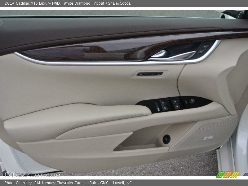 White Diamond Tricoat / Shale/Cocoa 2014 Cadillac XTS Luxury FWD