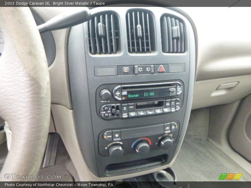 Bright Silver Metallic / Taupe 2003 Dodge Caravan SE