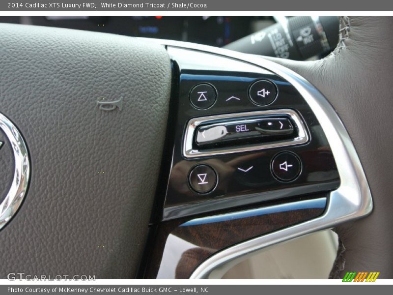 White Diamond Tricoat / Shale/Cocoa 2014 Cadillac XTS Luxury FWD