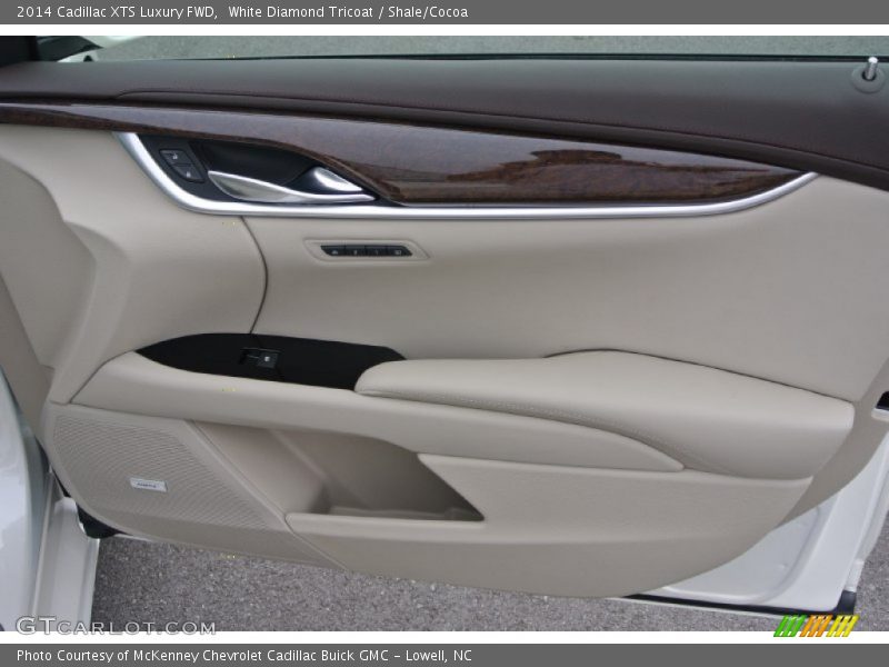 White Diamond Tricoat / Shale/Cocoa 2014 Cadillac XTS Luxury FWD