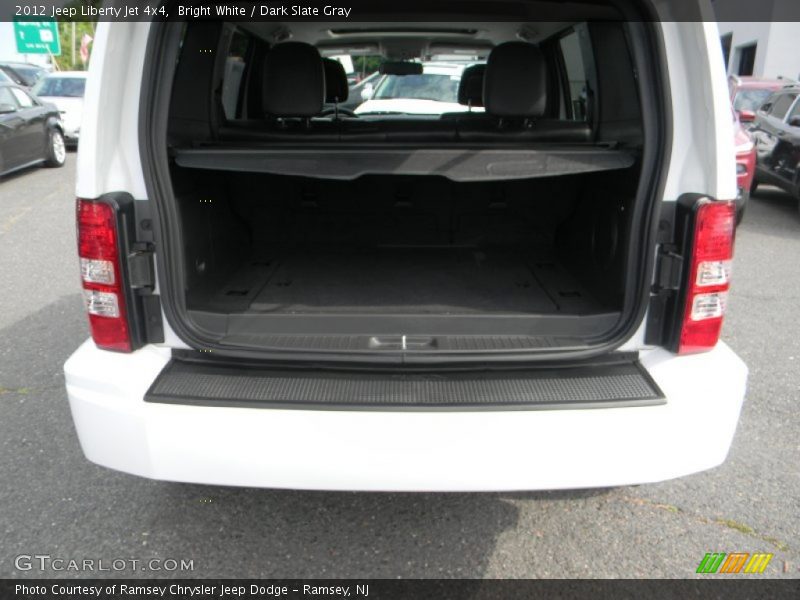 Bright White / Dark Slate Gray 2012 Jeep Liberty Jet 4x4