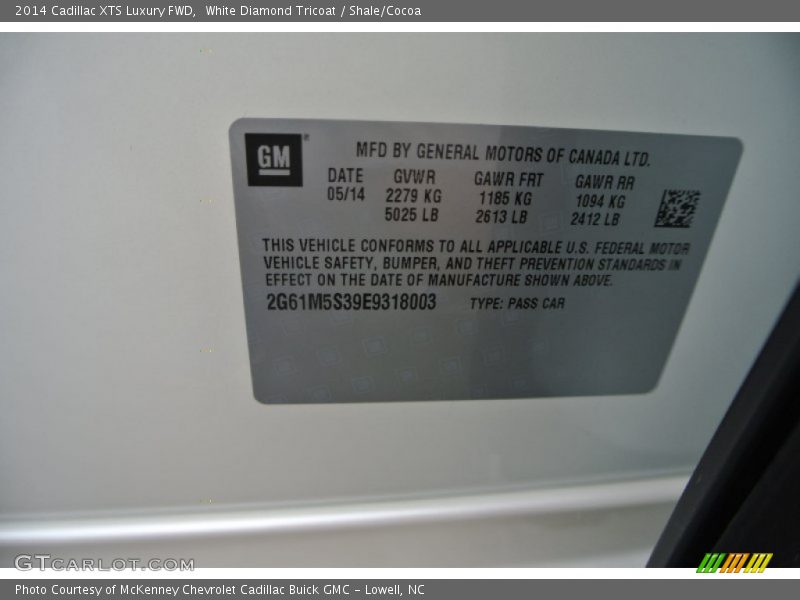 White Diamond Tricoat / Shale/Cocoa 2014 Cadillac XTS Luxury FWD