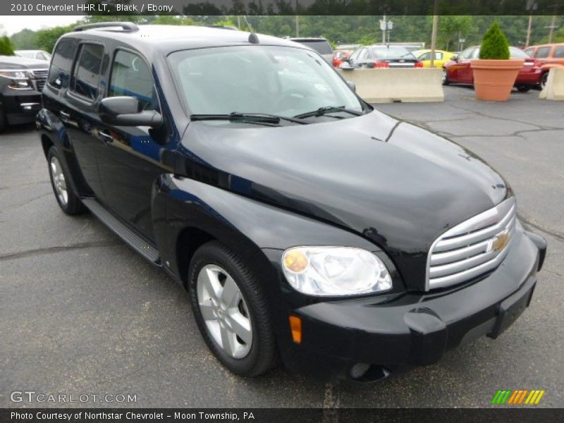 Front 3/4 View of 2010 HHR LT