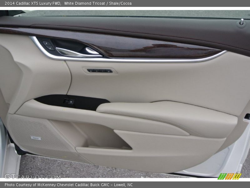 White Diamond Tricoat / Shale/Cocoa 2014 Cadillac XTS Luxury FWD