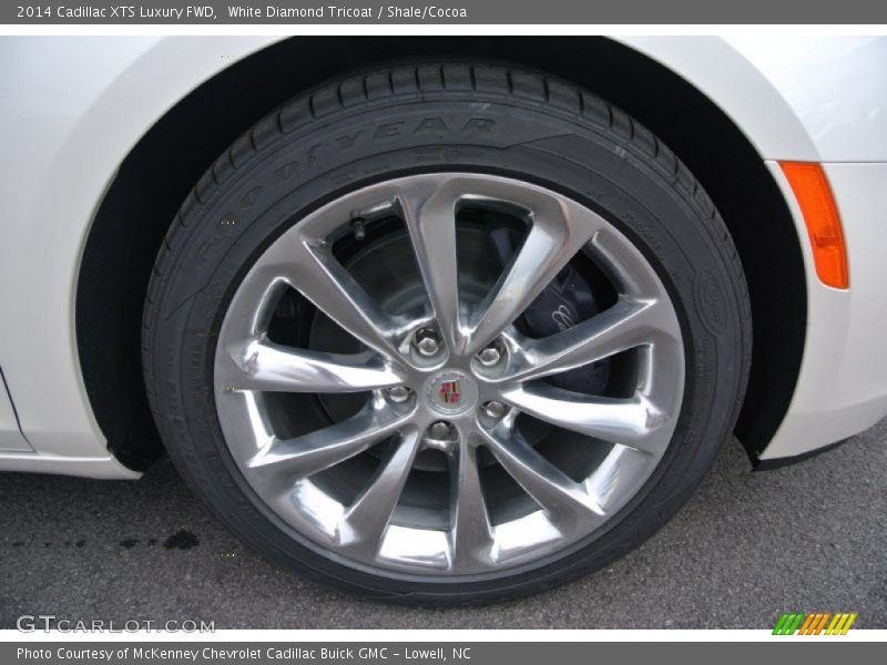White Diamond Tricoat / Shale/Cocoa 2014 Cadillac XTS Luxury FWD