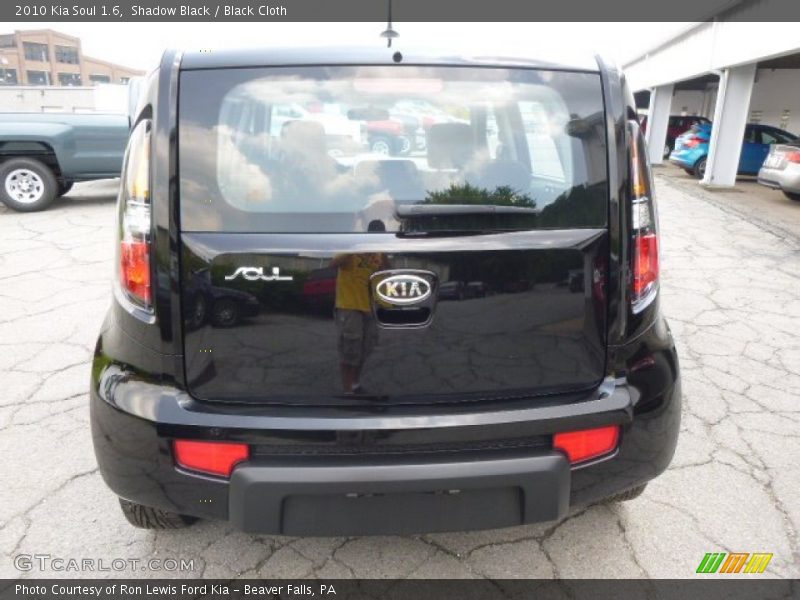 Shadow Black / Black Cloth 2010 Kia Soul 1.6