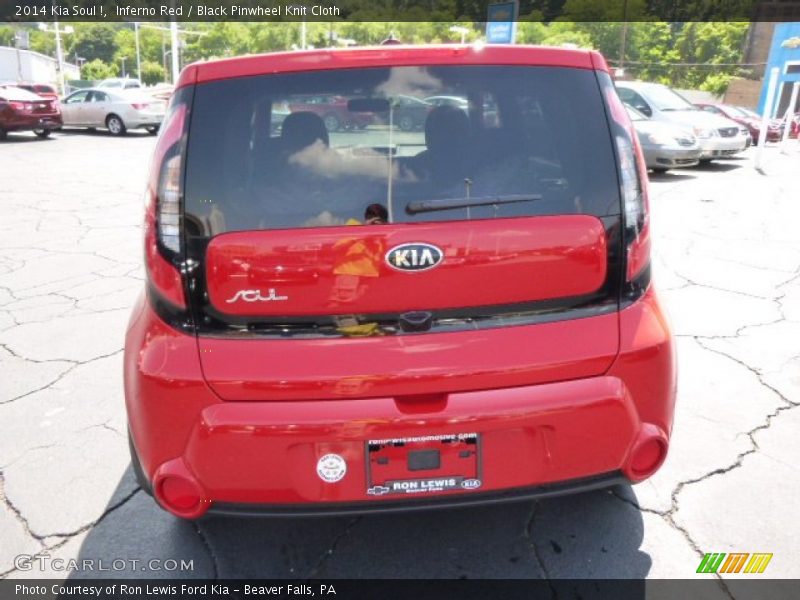 Inferno Red / Black Pinwheel Knit Cloth 2014 Kia Soul !