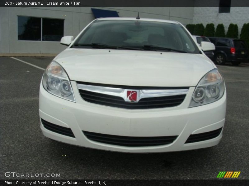 Cream White / Tan 2007 Saturn Aura XE
