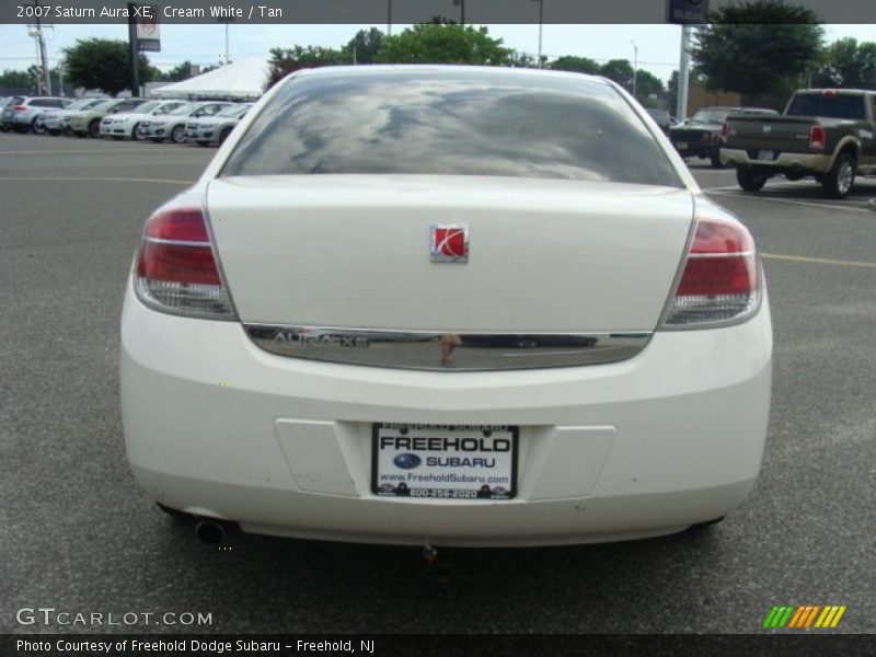Cream White / Tan 2007 Saturn Aura XE