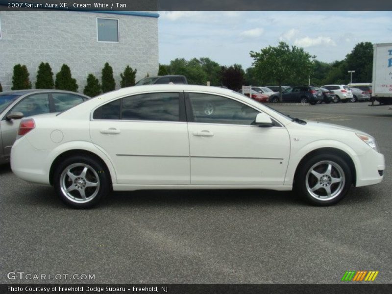 Cream White / Tan 2007 Saturn Aura XE