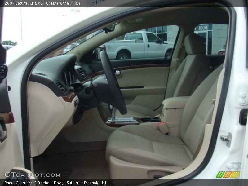 Cream White / Tan 2007 Saturn Aura XE