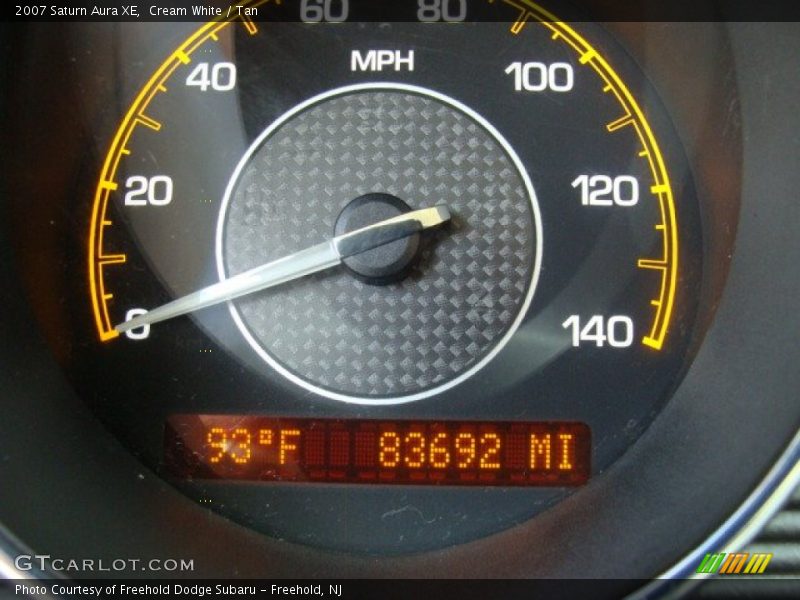 Cream White / Tan 2007 Saturn Aura XE