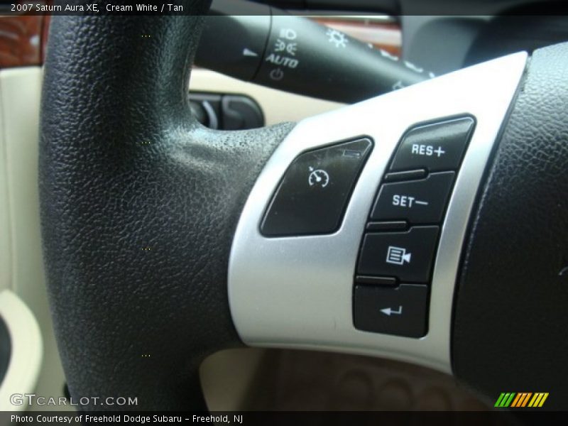 Cream White / Tan 2007 Saturn Aura XE