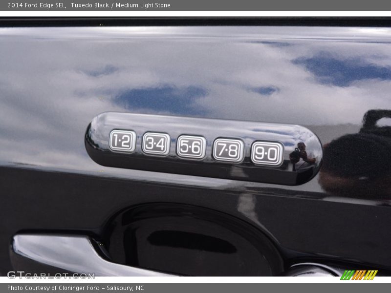 Tuxedo Black / Medium Light Stone 2014 Ford Edge SEL