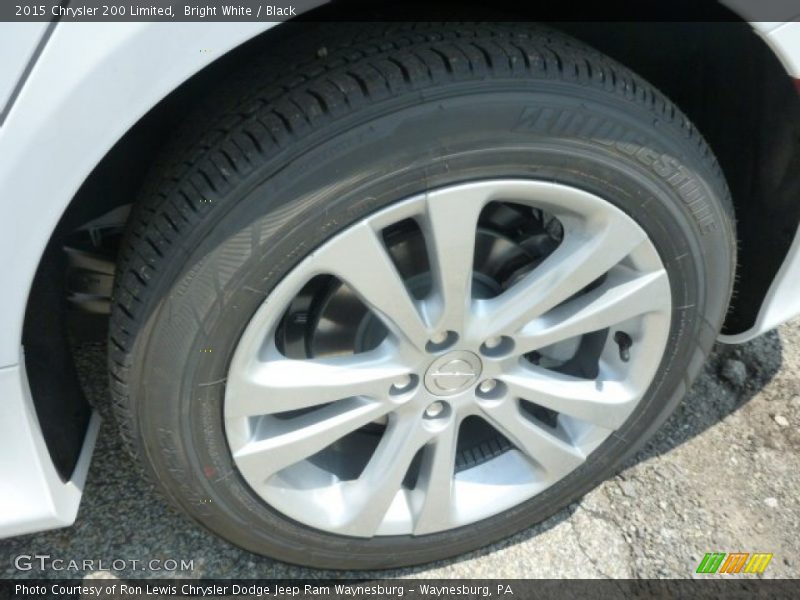 Bright White / Black 2015 Chrysler 200 Limited