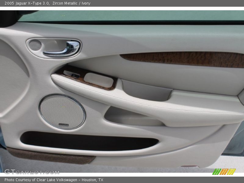 Zircon Metallic / Ivory 2005 Jaguar X-Type 3.0