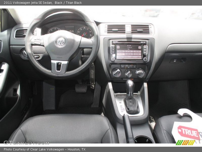 Black / Titan Black 2011 Volkswagen Jetta SE Sedan